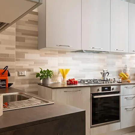 Cozy And Bright Pyramid Roma