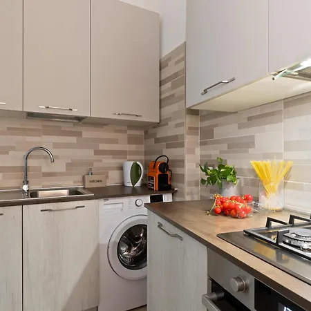 Cozy And Bright Pyramid * Rom