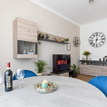 Cozy And Bright Pyramid Lägenhet Rom