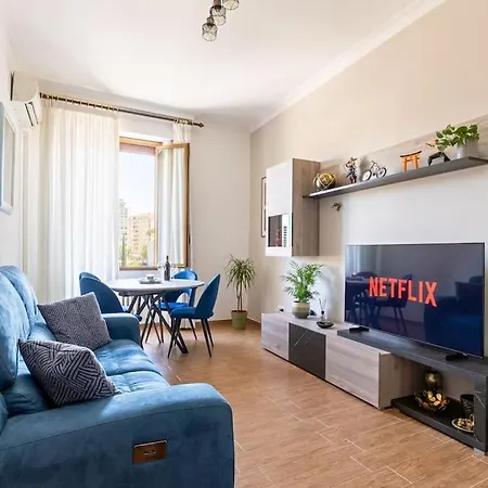Piramide Apartment