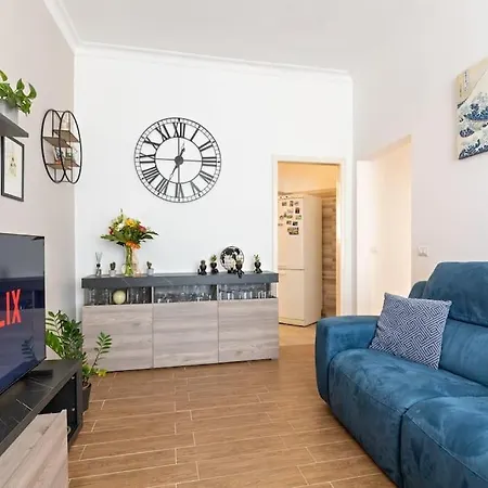 Piramide Apartment